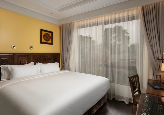 San Double or Twin Room with Neighbor View